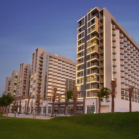 Damac Hills 2 Hotel, An Edge By Rotana Hotel Dubai Bagian luar foto