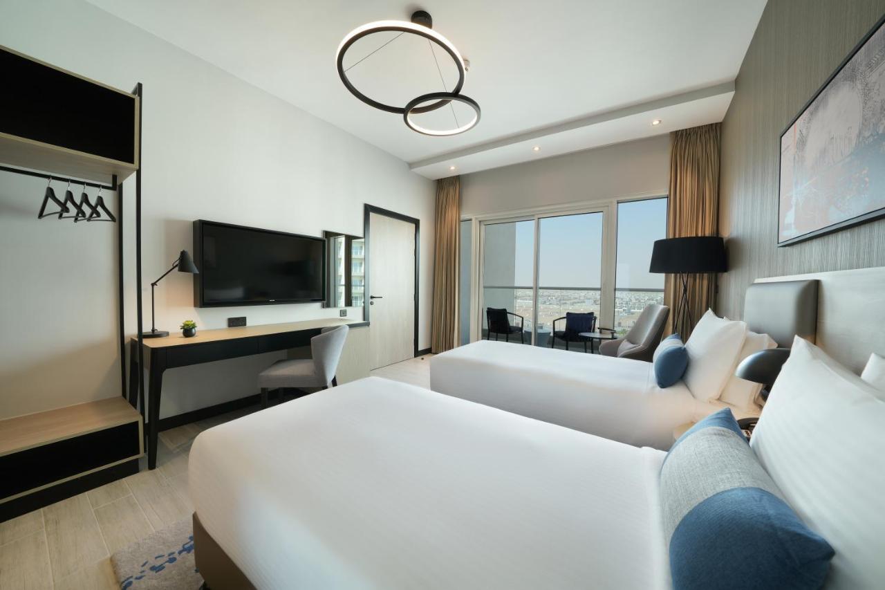 Damac Hills 2 Hotel, An Edge By Rotana Hotel Dubai Bagian luar foto