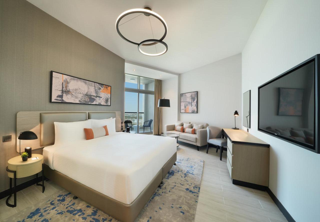 Damac Hills 2 Hotel, An Edge By Rotana Hotel Dubai Bagian luar foto