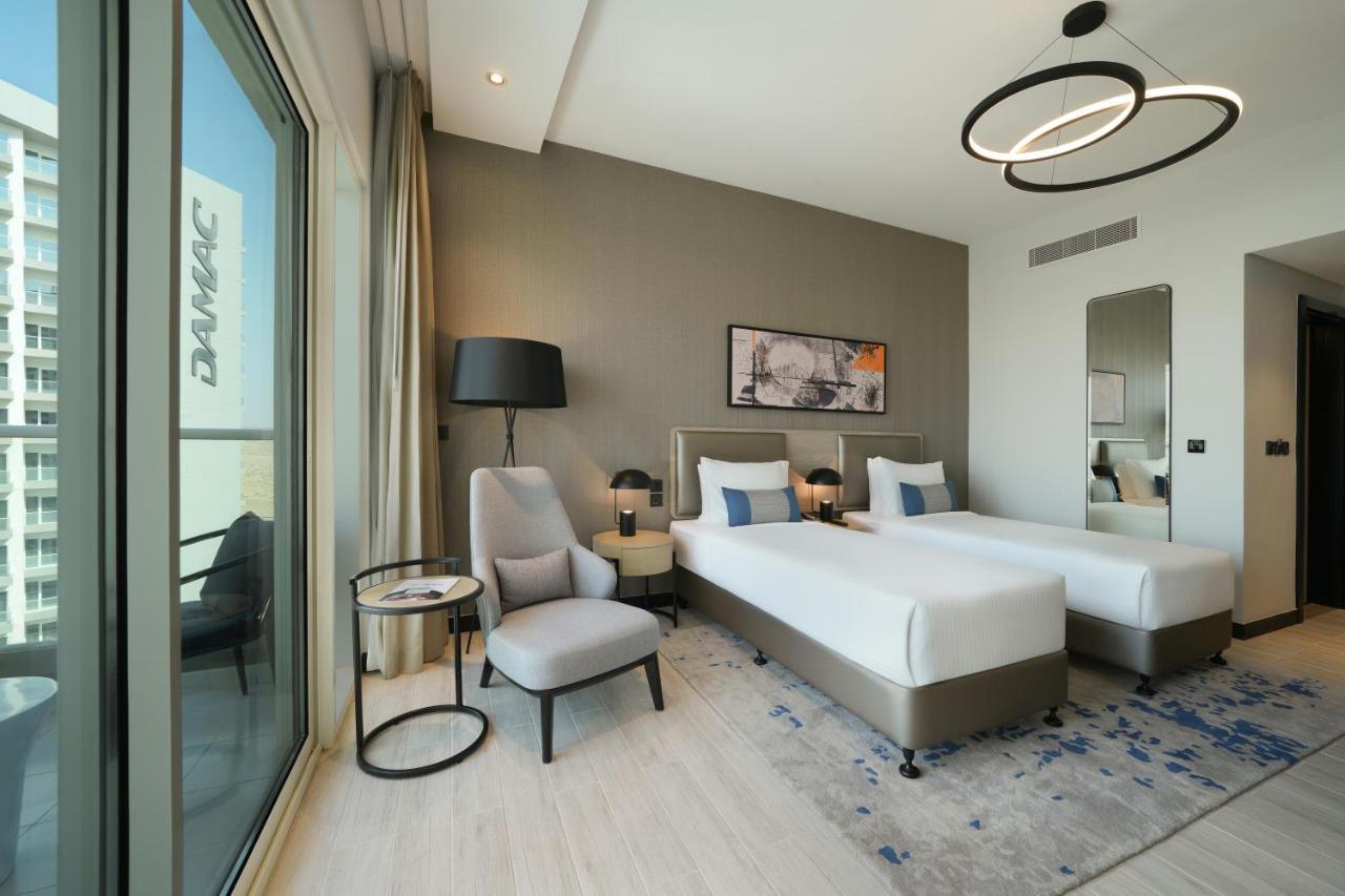 Damac Hills 2 Hotel, An Edge By Rotana Hotel Dubai Bagian luar foto