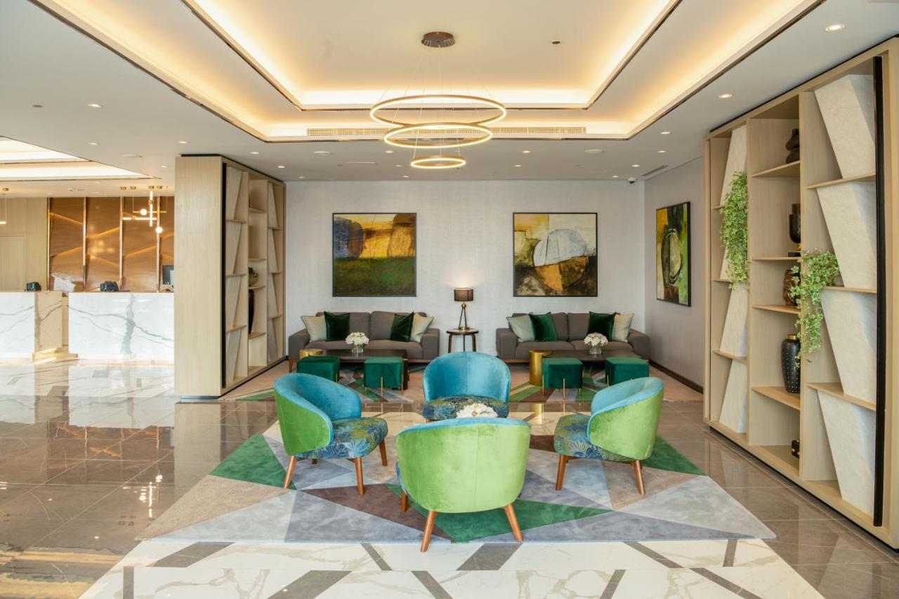 Damac Hills 2 Hotel, An Edge By Rotana Hotel Dubai Bagian luar foto
